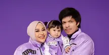 Sebelum kehadiran anak kedua, Aurel Hermansyah dan Atta Halilintar buat foto keluarga bergaya sporty [@riomotret]