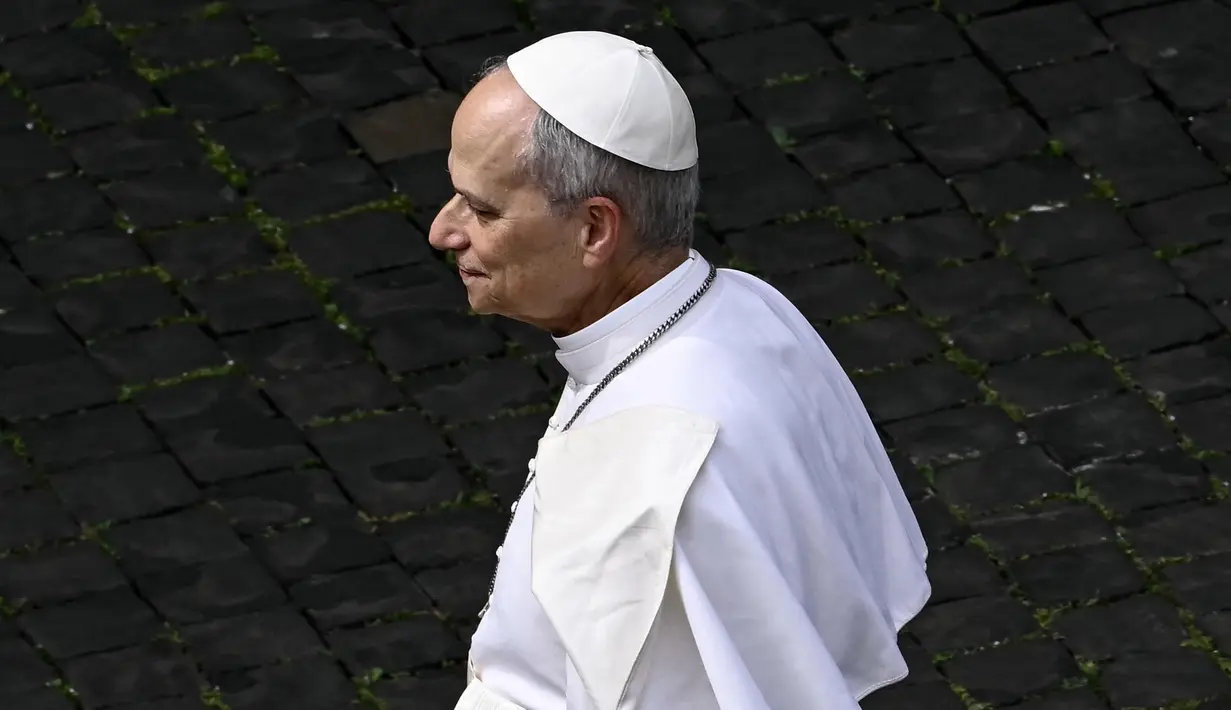 Sebelum pelantikan, Paus Leo XIV memiliki jadwal padat untuk membiasakan diri dengan tanggung jawab kepausan. Paus Leo XIV akan bertemu dengan para kardinal dan mengadakan sesi doa. (Filippo MONTEFORTE/AFP)