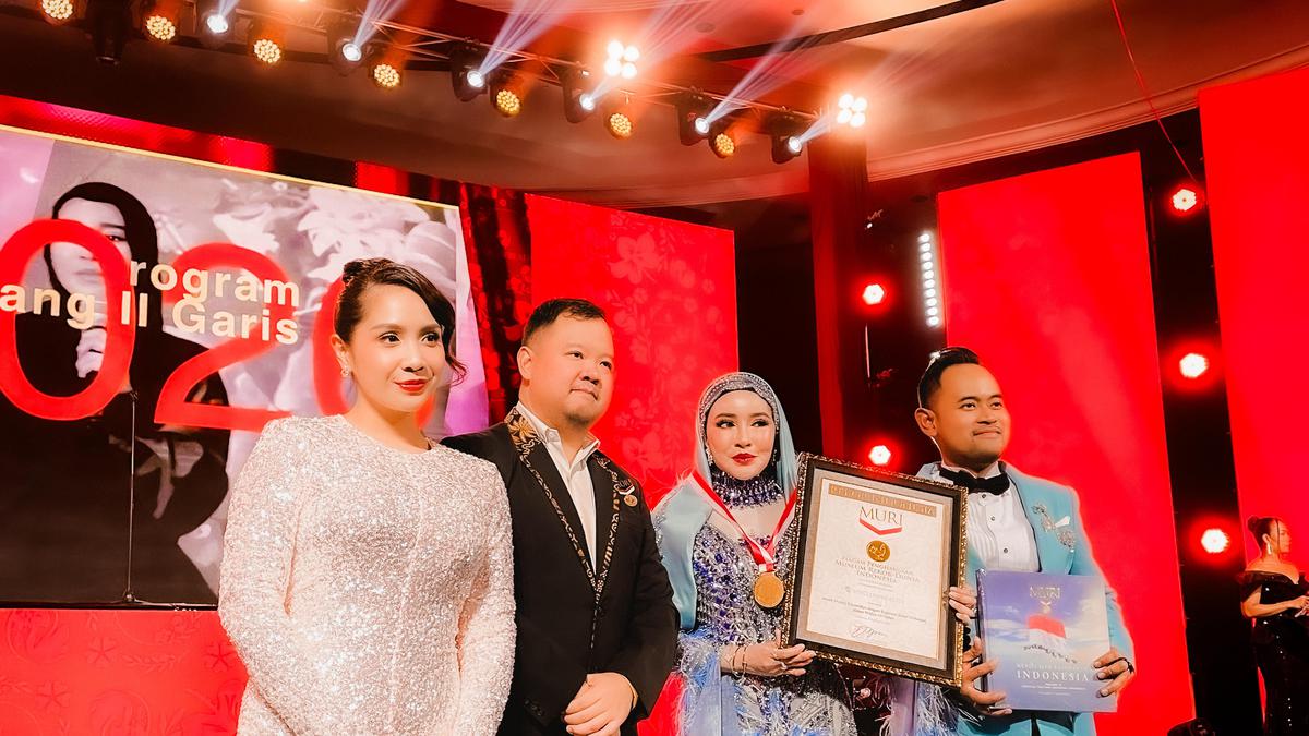 Selebgram Juragan 99 Ukir Rekor MURI dan Raih Penghargaan Menteri Ekraf: Ini Bukan Garis Finish