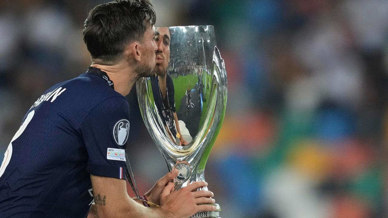 FOTO: PSG Raih Piala Super UEFA Pertama Usai Tundukkan Tottenham Lewat Drama Adu Penalti