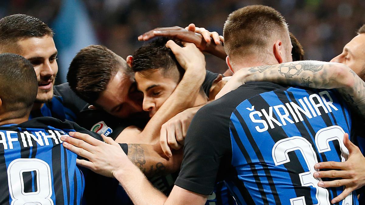 FOTO Inter Milan Berondong 4 Gol ke Gawang Cagliari Foto