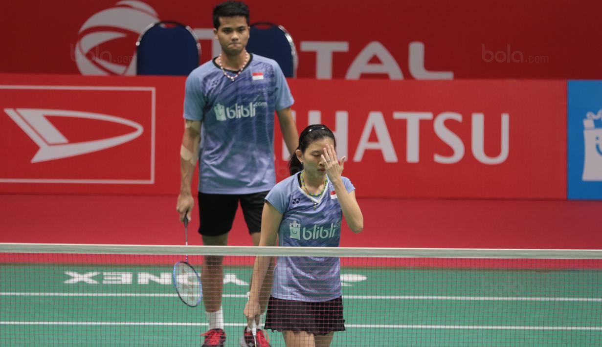 Aksi Debby Susanto dan Ricky karanda saat melawan Yantoni dan Gischa Islami pada babak kedua Daihatsu Indonesia Master 2018, Kamis (25/1/2018). Debby/Ricky kalah 21-15 10-21 21-14. (Bola.com/Nick Hanoatubun)