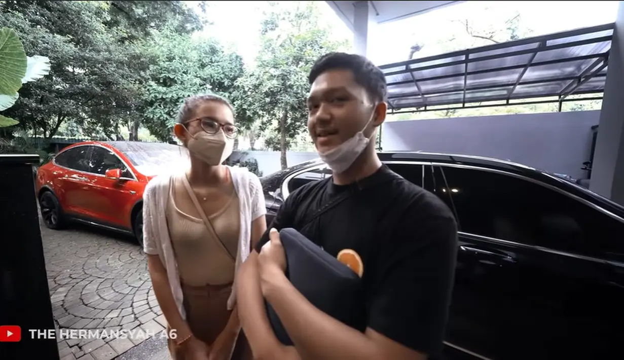 Azriel Hermansyah dan Sarah Menzel (Youtube/The Hermansyah A6)