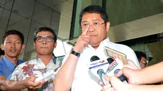 Menkominfo Rudiantara mendatangi gedung KPK, Jakarta, Selasa (6/10/2015). Kedatangannya untuk melakukan perpanjangan Perjanjian Kerja Sama (PKS) mengenai penyadapan.(Liputan6.com/Andrian M Tunay)