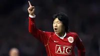 Park Ji-sung bergabung dengan Manchester United pada 2006. Sebelumnya, gelandang asal Korea Selatan ini bermain untuk di Liga Belanda untuk klub PSV Eindhoven. (AFP/Paul Ellis)