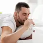 5 Manfaat Luar Biasa Minum Air Putih Setelah Bangun Tidur (Syda Productions/Shutterstock)