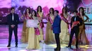 Miss Celebrity Best Skin jatuh pada Sella dari Bandung. Perempuan berparas manis itu disematkan oleh Chand Parwesh yang juga menjadi juri di Miss Celebrity Indonesia 2015. Ia juga berhak menerima hadiah sebesar 10 juta rupiah. (Deki Prayoga/Bintang.com)