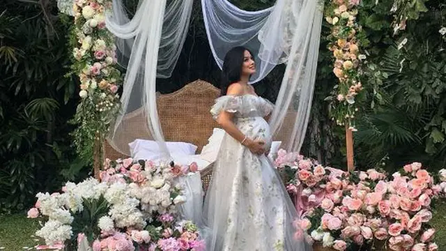 Titi Kamal hamil