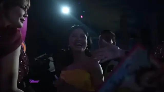 Luna Maya disalami Siwon Choi (YouTube/Luna Maya)