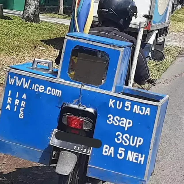 6 Tulisan di Gerobak Jualan Pakai Huruf dan Angka Ini Kocak, Alay