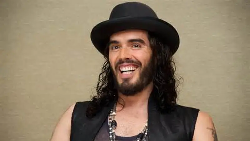 Russell Brand Ingin Ikuti Jejak Katy Perry