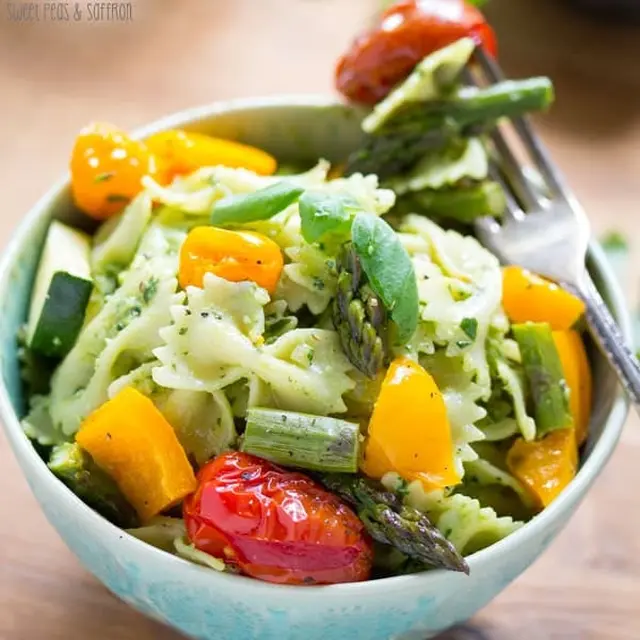 5. Pasta Alpukat dengan Sayuran Panggang