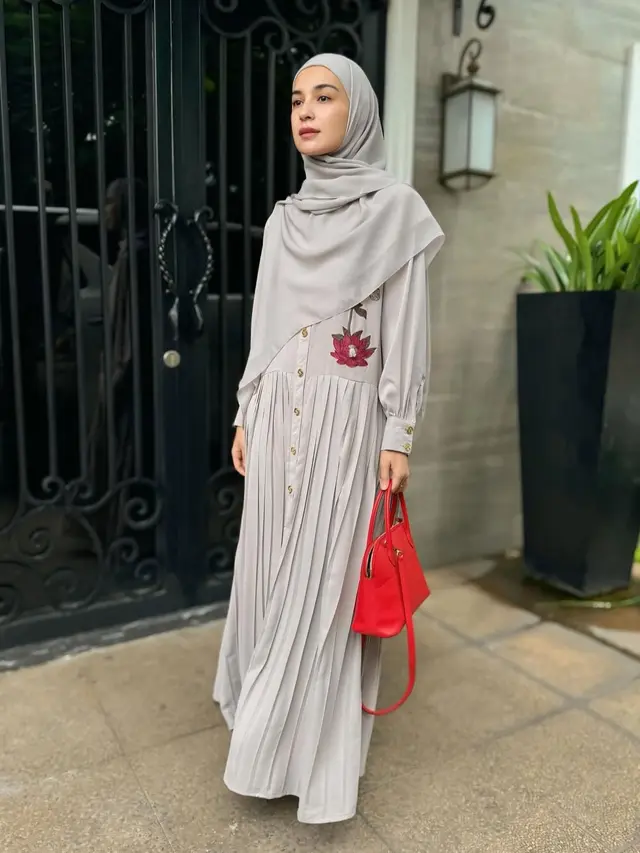 Inspirasi Gamis Harian ala Shireen Sungkar (Instagram/@shireensungkar)
