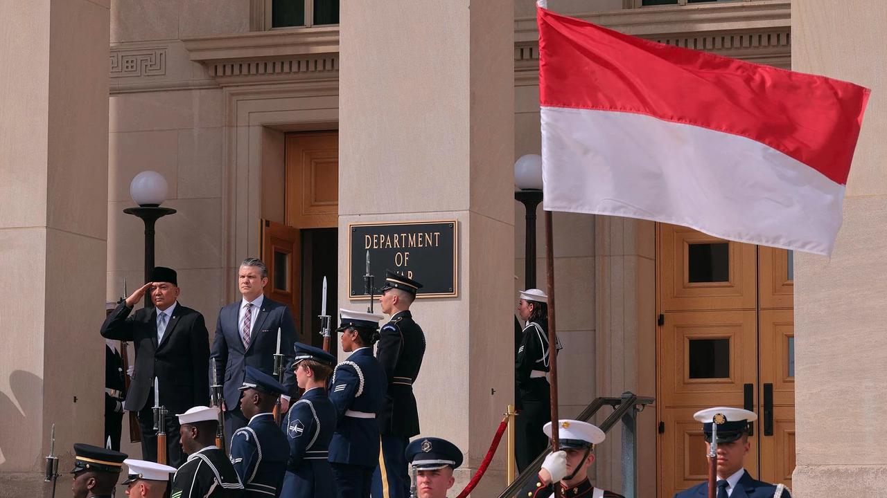 FOTO: Menhan Sjafrie Bertemu Menteri Perang Amerika Serikat di Pentagon