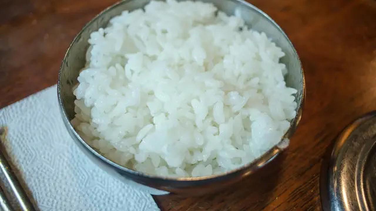 Nasi Terlalu Keras atau Lembek? Ini Cara Memasak Nasi agar Tepat dan Pulen