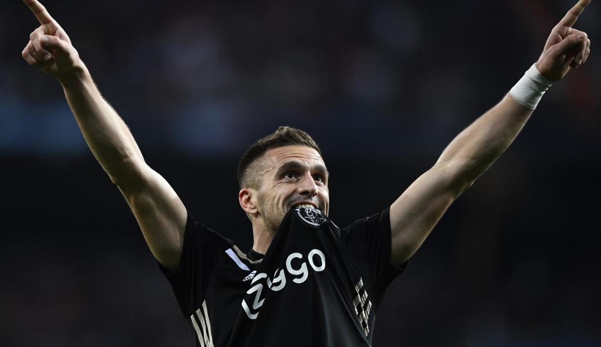 3. Dusan Tadic (Ajax) – 6 gol dan 3 assist (AFP/Gabriel Bouys)