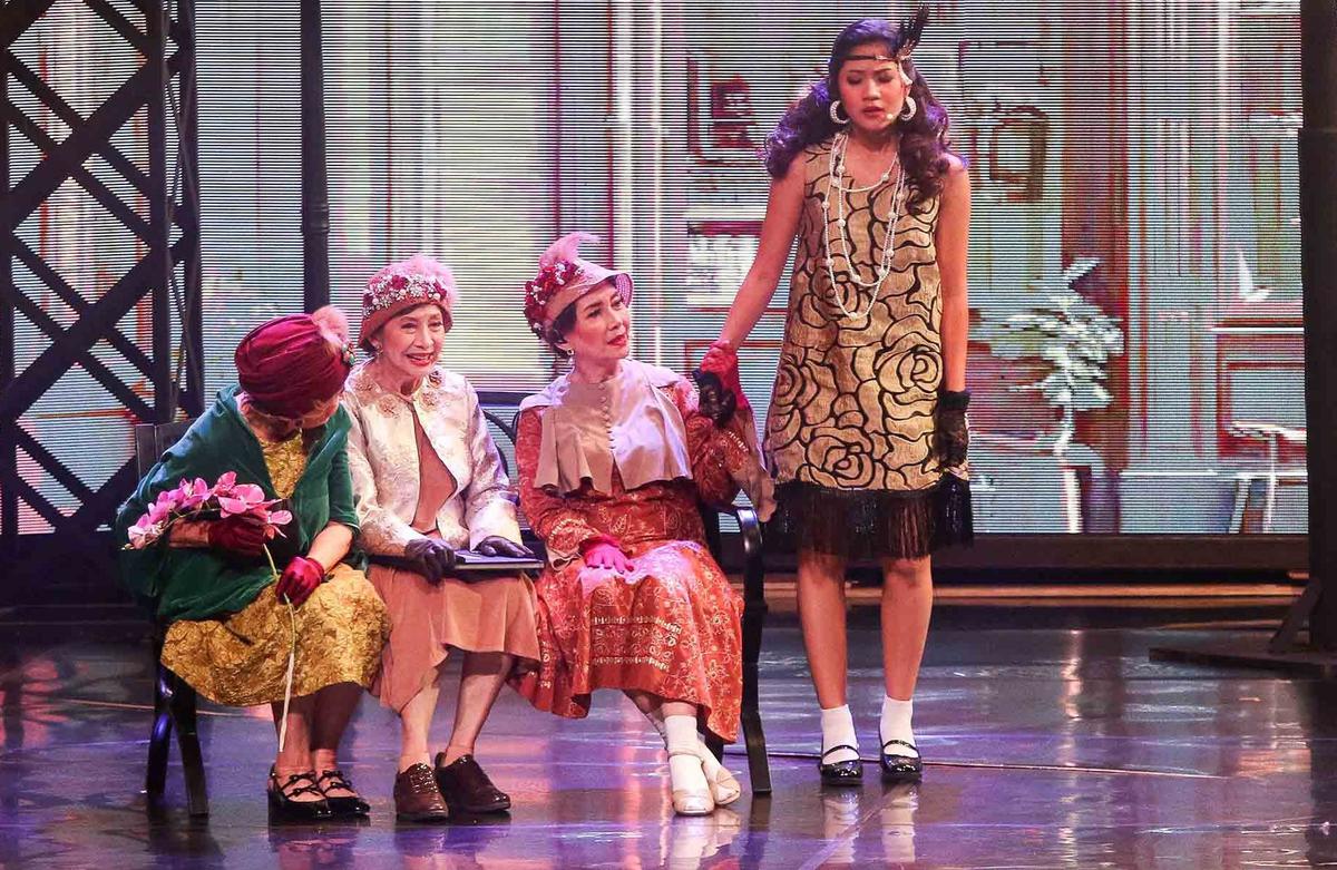 FOTO: City Of Love: Kolaborasi Seni Teater dan Sinema di Panggung JCC Jakarta