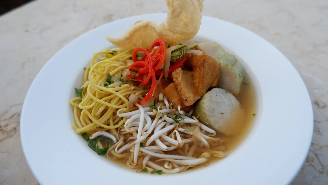 Menyantap Mi Kopyok di Rooftop Hotel Semarang