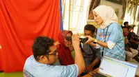 Dukcapil Kemendagri menggelar pelayanan jemput bola administrasi kependudukan bagi sekitar 10 ribu warga yang belum memiliki KTP elektronik.