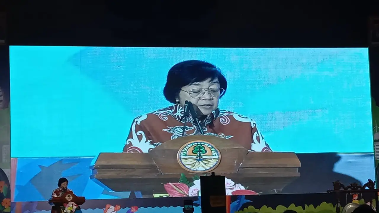 Menteri Lingkungan Hidup dan Kehutanan, Siti Nurbaya, dalam acara Festival Pengendalian Lingkungan Hidup 2024