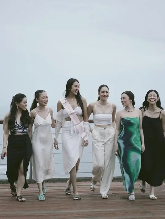 [Instagram/anyageraldine]