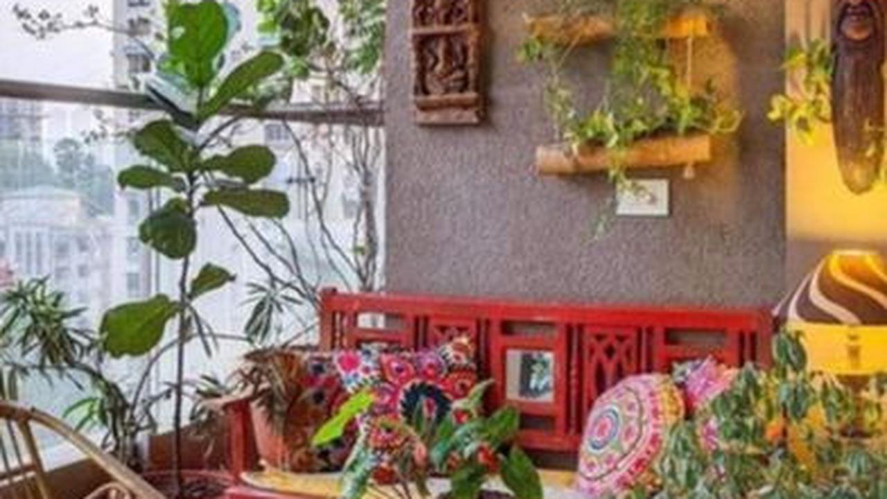 Desain Interior Rumah Jungalow dengan Balkon Meriah