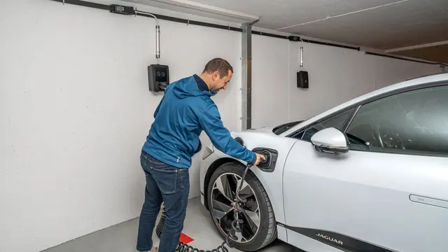 Umur Mobil Listrik Hanya 10 Tahun?