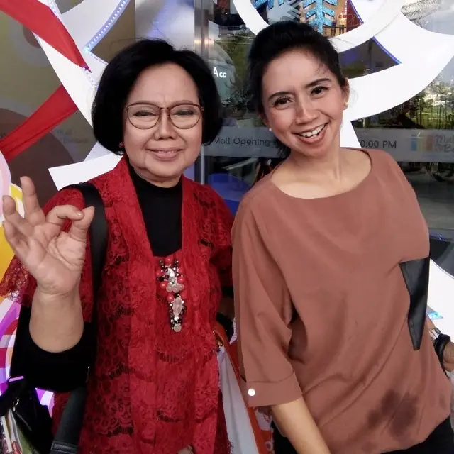 6 Momen Kebersamaan Sisca Soewitomo dan Novia Soewitomo