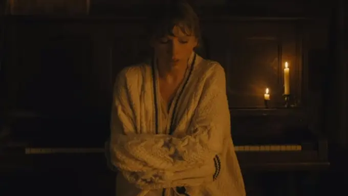 Taylor Swift Luncurkan Koleksi Cardigan, Berapa Harganya?
