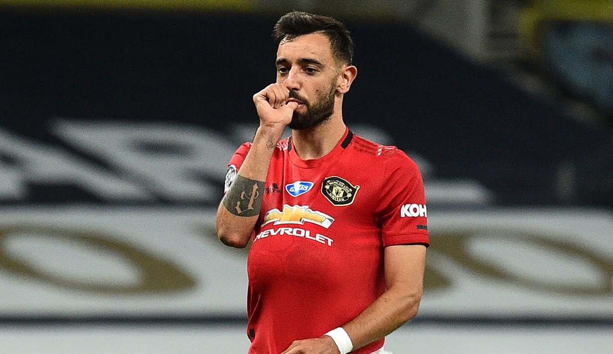 3. Bruno Fernandes - Kreatifitas Bruno Fernandes di lini tengah sukses membawa Manchester United finish di posisi ketiga Premier League musim 2019/2020. Fernandes mengemas 8 gol dan 7 assist dari 14 laganya di Premier League. (AFP/Glyn Kirk/pool)
