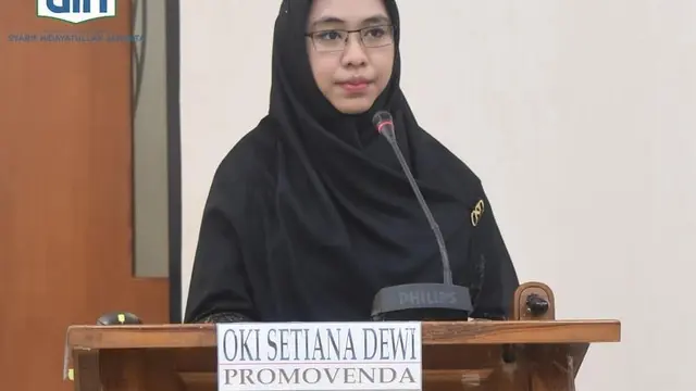6 Momen Oki Setiana Dewi Raih Gelar Doktor, Tetap Semangat Meski Tengah Hamil Besar