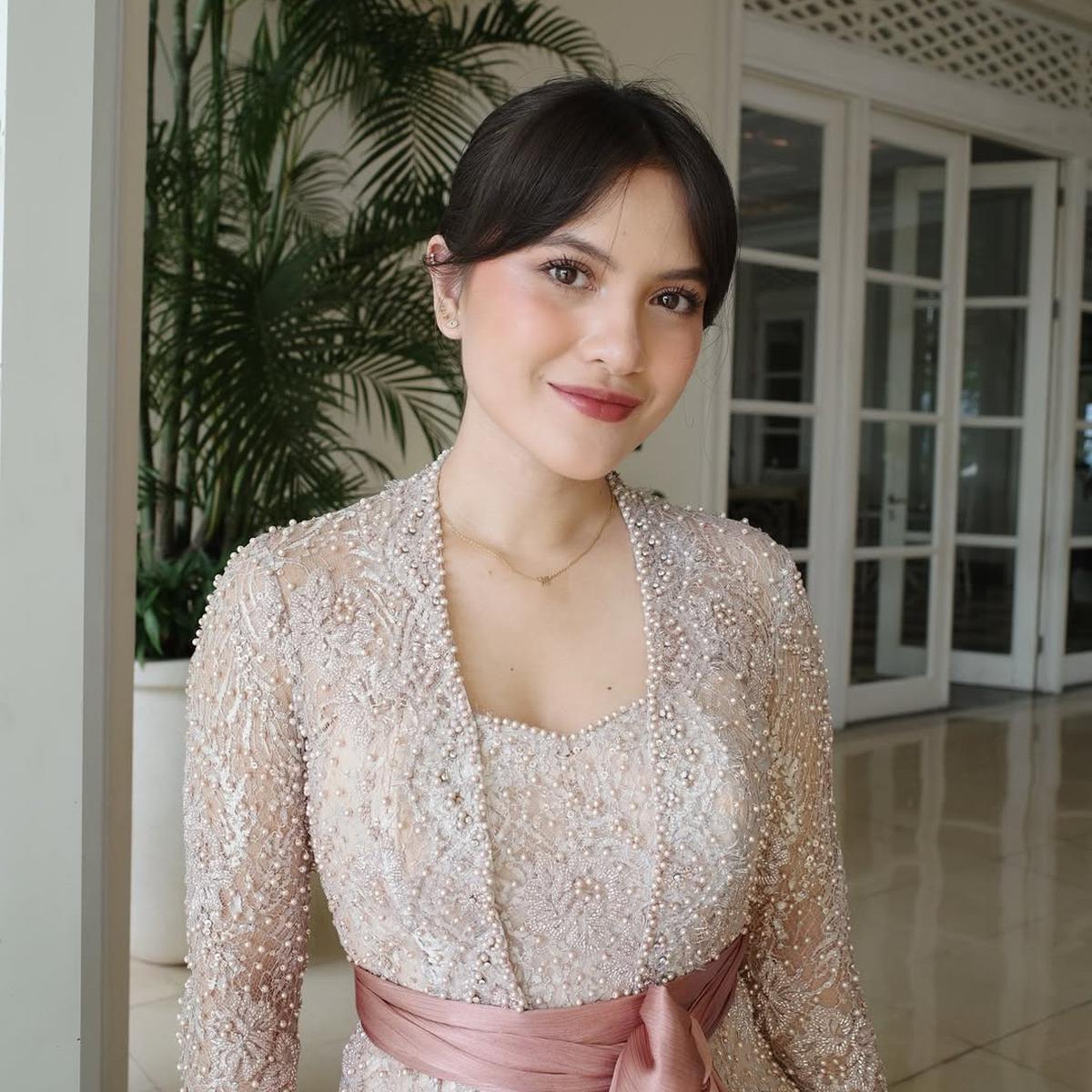 Potret Marsha Aruan Pakai Kebaya Brokat Kutu Baru, Cantik Banget khas Indonesia