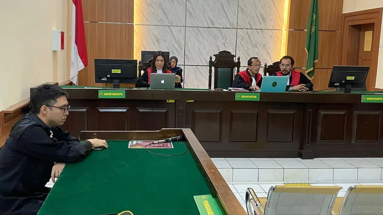 Majelis Hakim Pengadilan Tindak Pidana Korupsi Bandung Kelas IA Khusus menyatakan terdakwa Aang Kunaefi bin Aonudin terbukti secara sah dan meyakinkan bersalah melakukan tindak pidana korupsi. (Liputan6.com/Jayadi Supriadin)