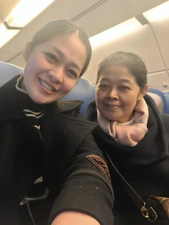 Gracia Indri ajak sang ibu keliling Amsterdam