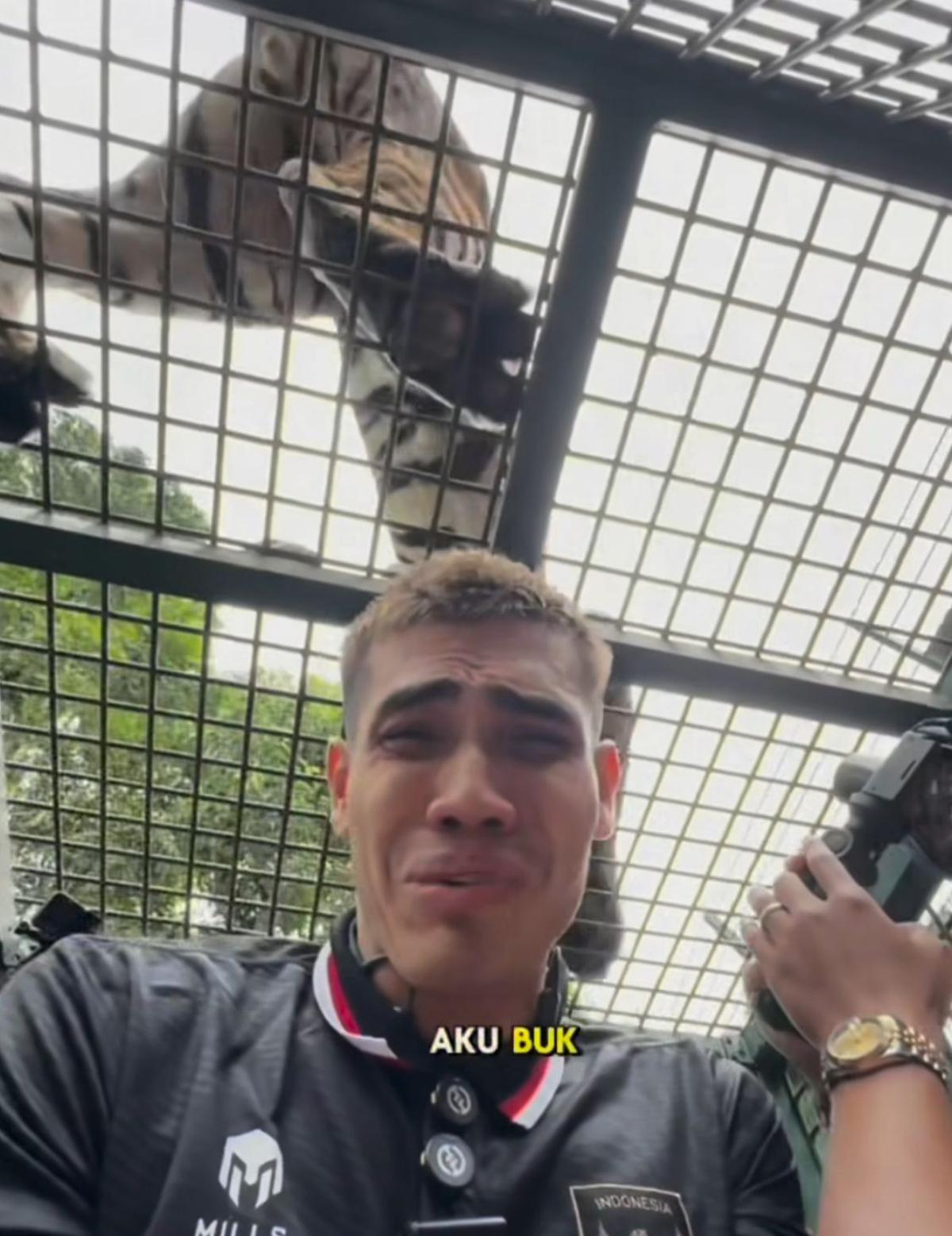 Aisar Khaled Panik Masuk Kandang Harimau Alshad Ahmad, Ekspresi Lucunya Bikin Netizen Ngakak!