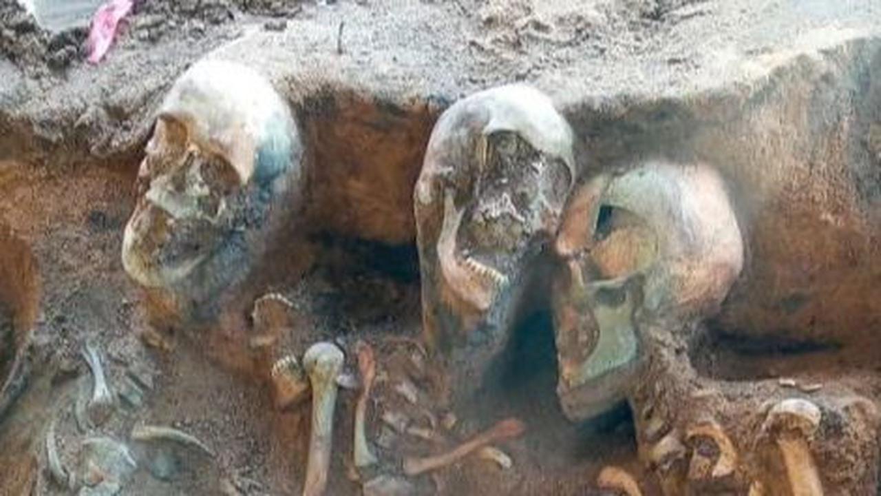 Arkeolog asal Jerman melakukan penggalian di kota Nuremberg, Jerman setelah mendapat laporan adanya pemakaman massal di bawah lahan yang akan digunakan untuk pembangunan rumah jompo baru.