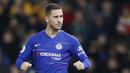 Pemain Chelsea, Eden Hazard, melakukan selebrasi usai membobol gawang Watford pada laga Premier League di Stadion King Power, Rabu (26/12). (AP/Frank Augstein)