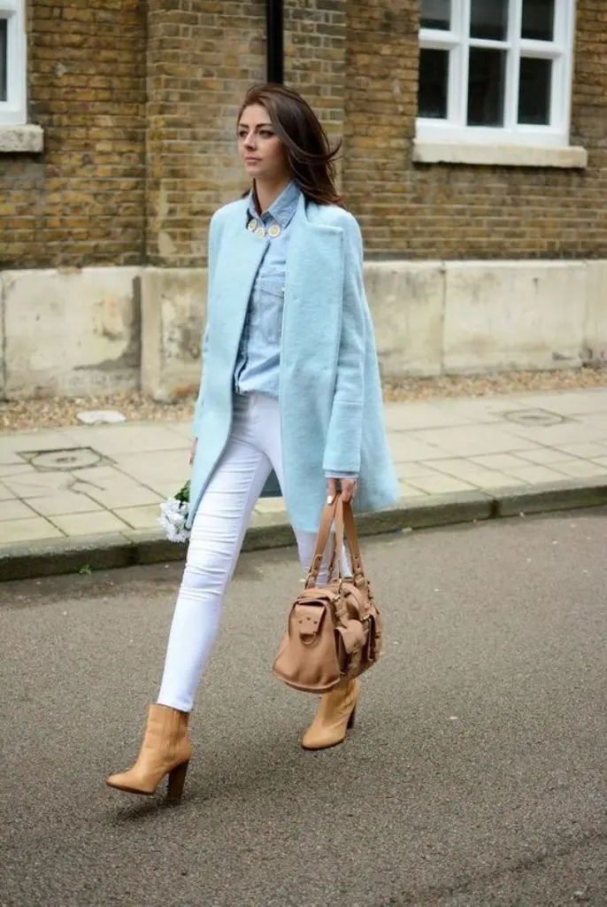 Padu padan busana kemeja warna pastel ala street styler. (Image: Glam Radar/Pinterest)