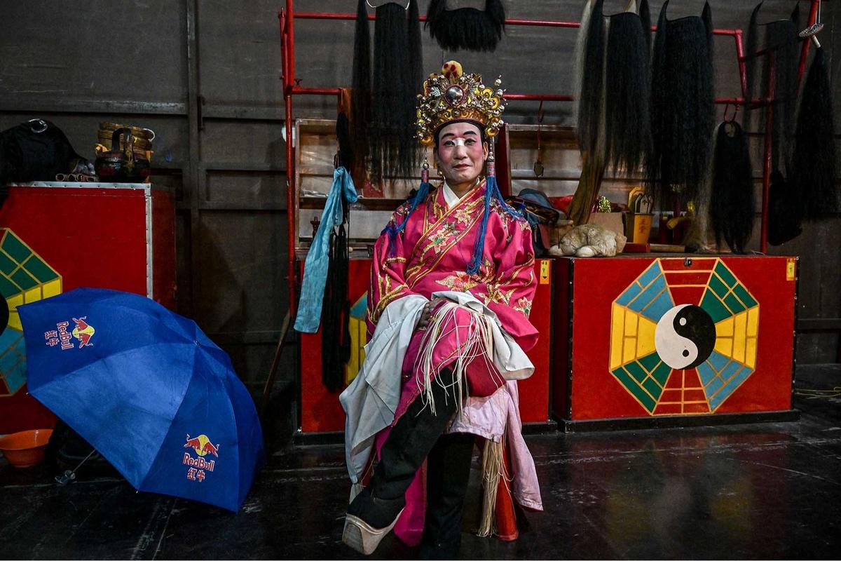 FOTO: Dibalik Panggung Opera Tio Ciu Pan dari Tiongkok, 20 Malam Hibur Binjai