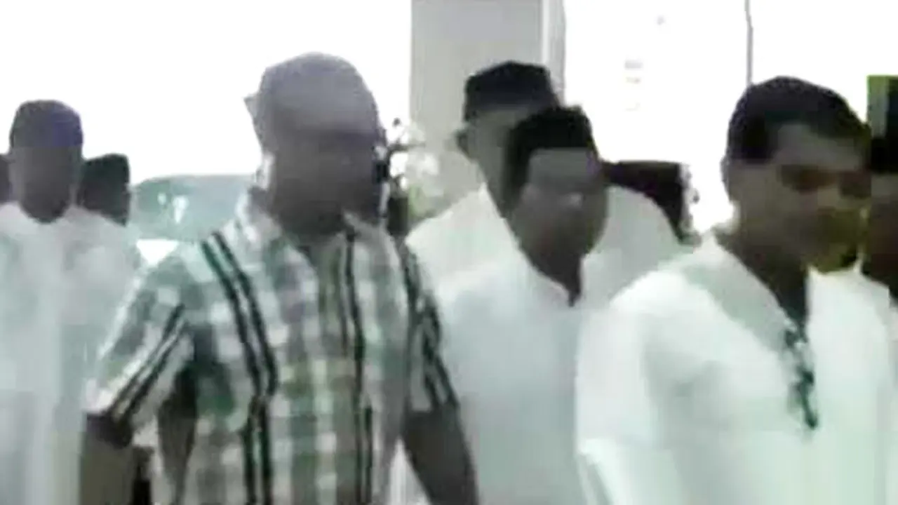 VIDEO: Keluarga Jokowi Gelar Akikah Cucu Pertama