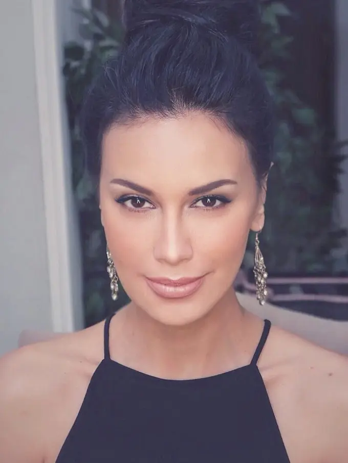 [Bintang] Aduhai Bukan Main, Begini Pilihan Dress Andalan Sophia Latjuba yang Super Awet Muda