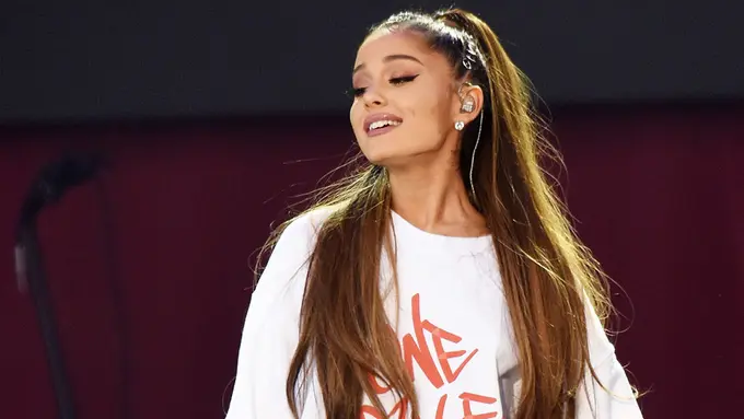 [Bintang] Ariana Grande Berbagi Kebahagiaan di One Love Manchester