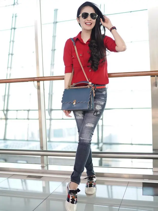 [Fimela] Sandra Dewi