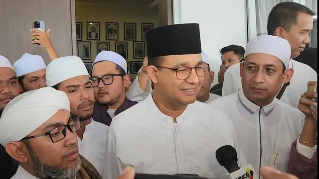 Mantan Gubernur Jakarta, Anies Baswedan takziah ke kediaman pimpinan Majelis Nurul Musthofa Habib Hasan bin Ja'far Assegaf