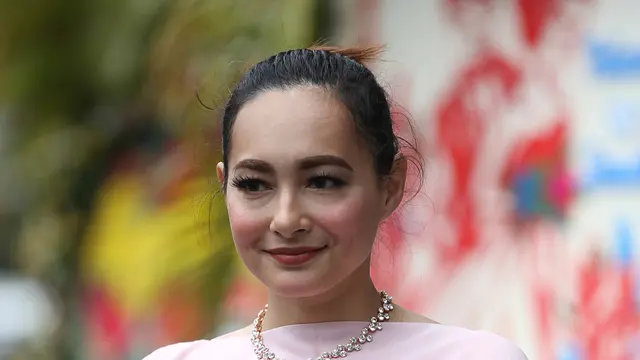 [Bintang] Dewi Rezer