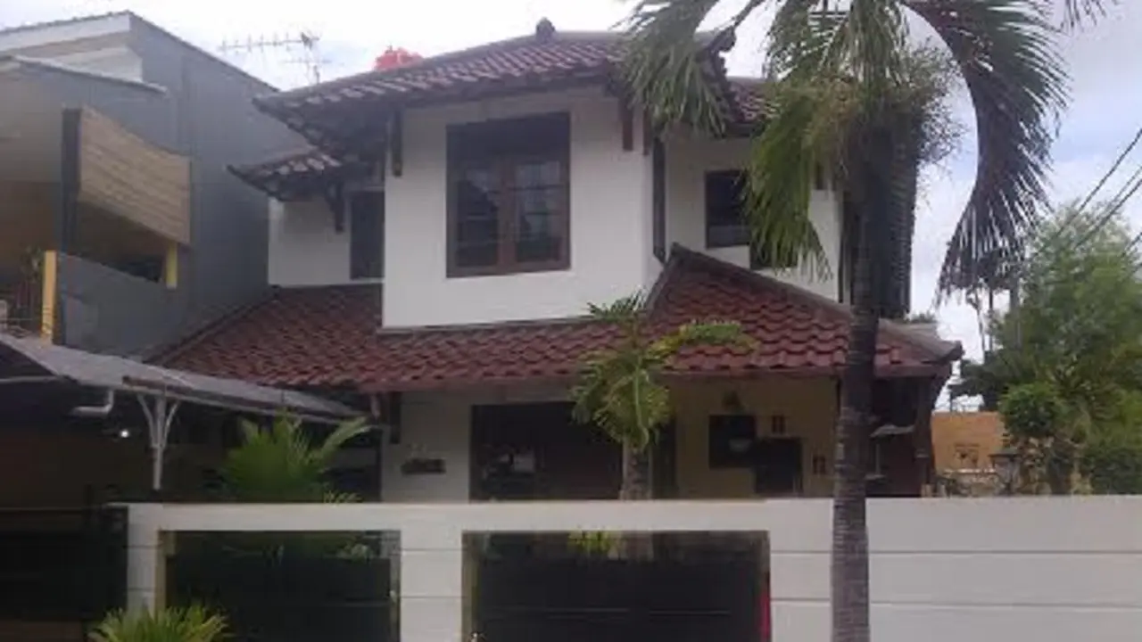 20160202-Datangi Rumah Jessica-Polisi-Cari-Barang Bukti Baru-Jakarta