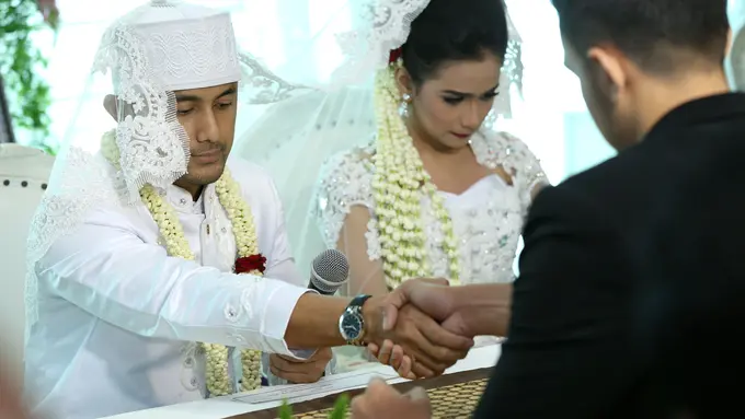 [Bintang] Hengky Kurniawan dan Sonya Fatmala