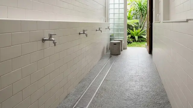 Tempat Wudhu dengan Saluran Gril Memanjang