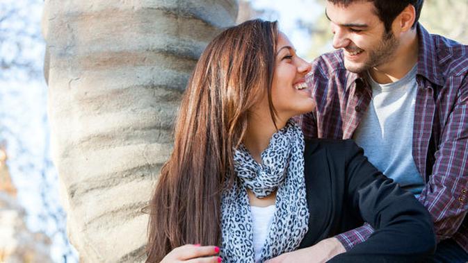 7 Jenis Pelukan Romantis  Yang Bisa Menenangkan Lifestyle 