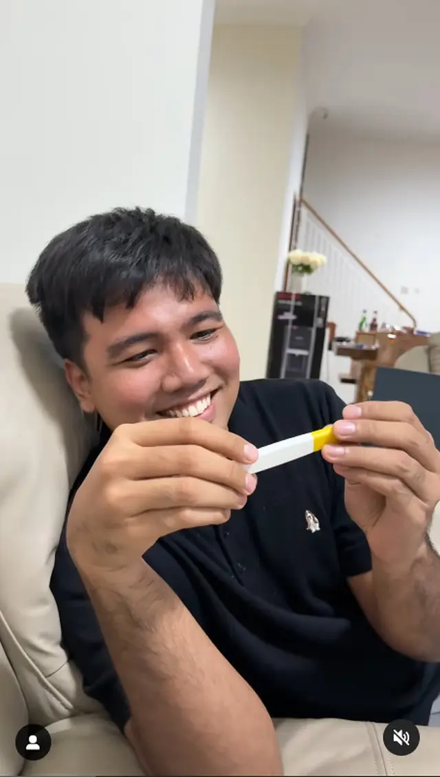 6 Momen bahagia istri Frans Faisal umumkan hamil anak pertama selang 2 bulan nikah, bikin Fuji girang